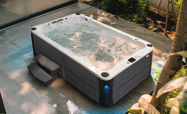 Deck Series Nantes hot tubs for sale